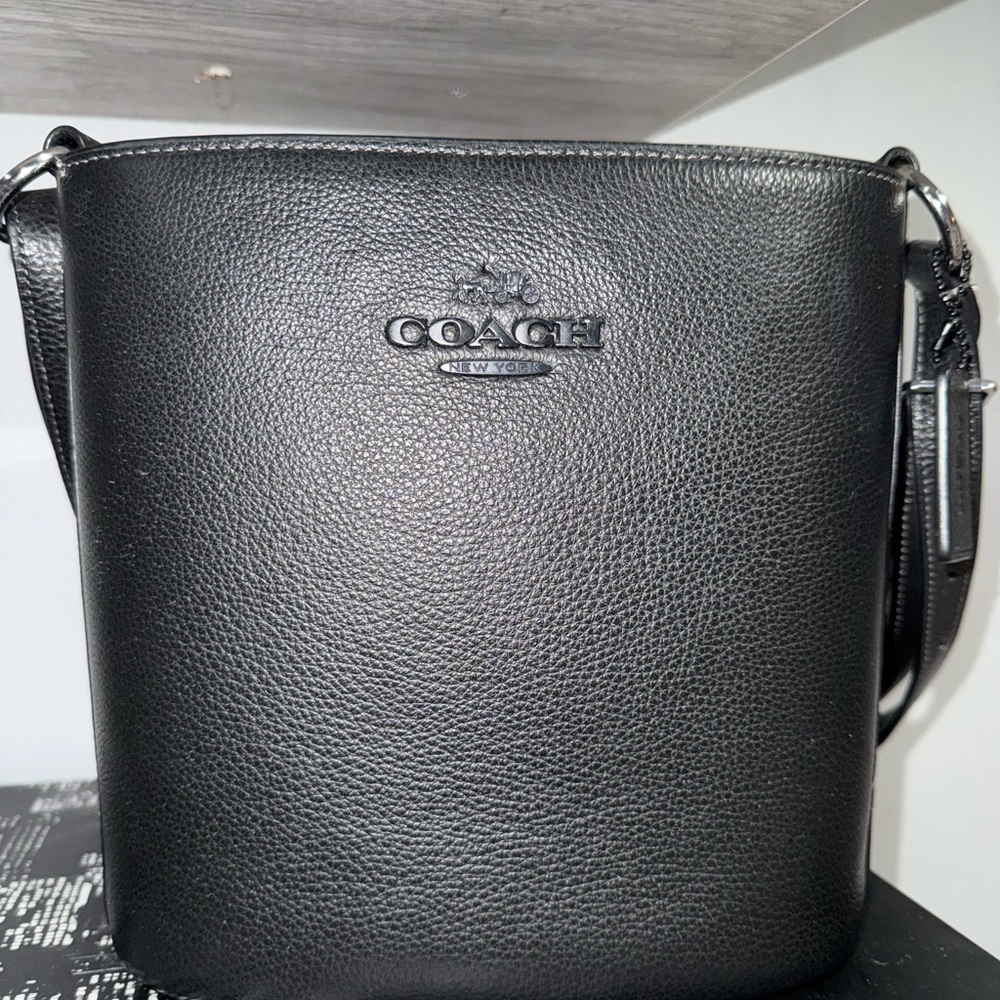 COACH Sophie Bucket Bag – Pebbled Black Leather